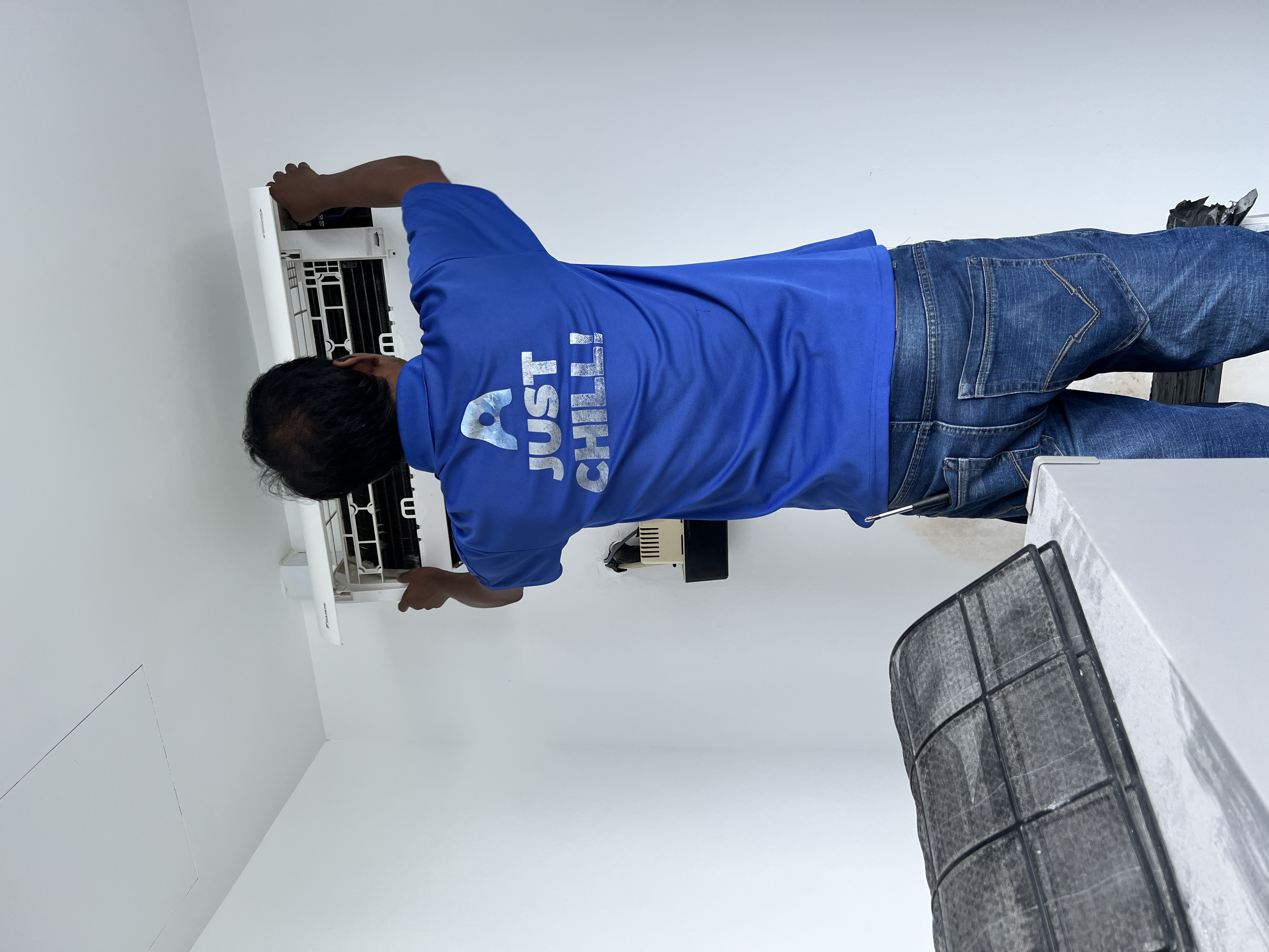 Airple technician aircon maintenance