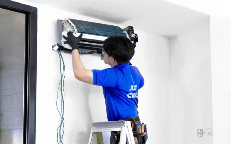  Airple technician installing aircon